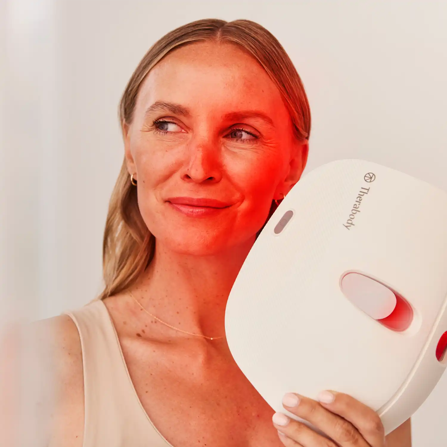 TheraFace Mask Gesichtsmaske zur Hautverjüngung Therabody 4