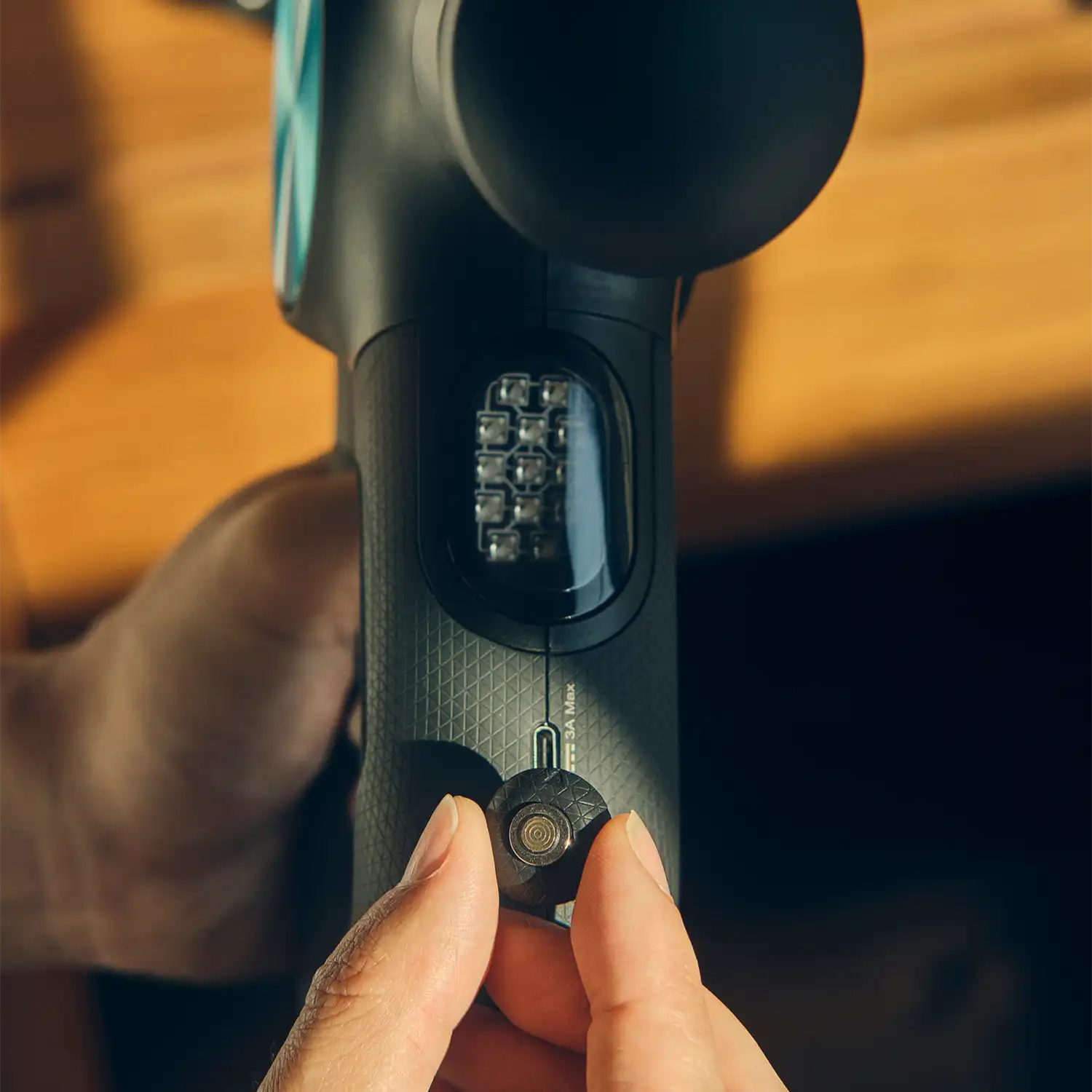 Theragun PRO Plus Ladestation inkl. Halterung für 2 Aufsätze Massagepistolen Therabody