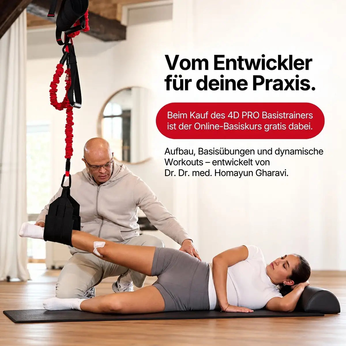 4D PRO Bungee Trainer: Patientin in Seitenlage, Bein in der Fußschlaufe, Entwickler korrigiert. Online-Basiskurs gratis zum Basistrainer