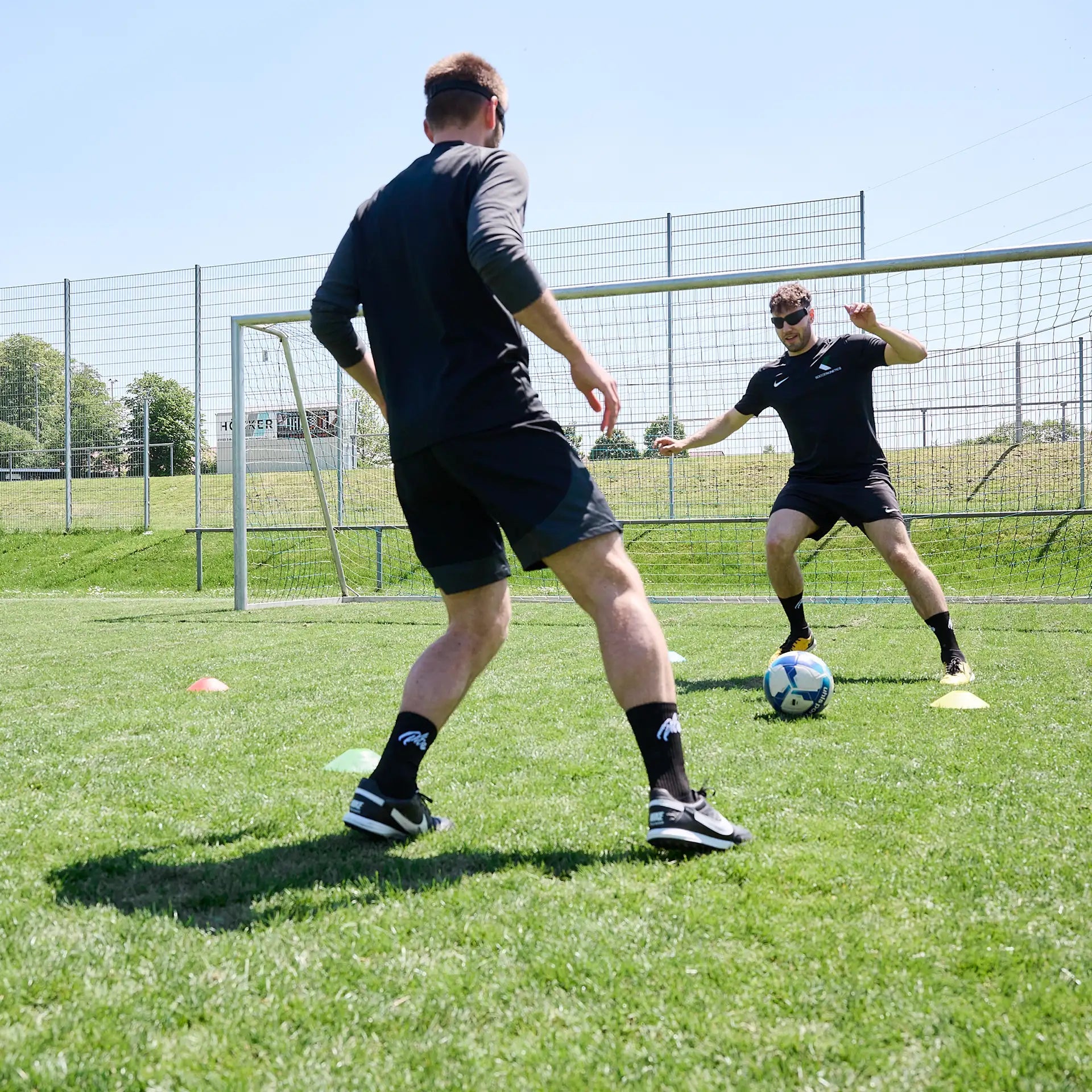 Fußball Set für neurozentriertes Fußballtraining Presales ARTZT neuro   